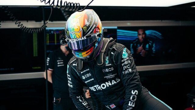 Hamilton-rainbow-helmet-2_1a99097c0af81f6a6ca6472d239f3ccb