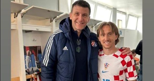 e0834306 7240 4485 bbff d0fd1654ae37