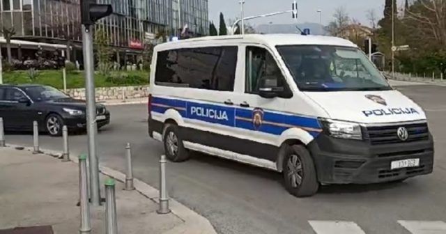 d5f6e6cd b027 40ab b2bb 77f13ebdd086