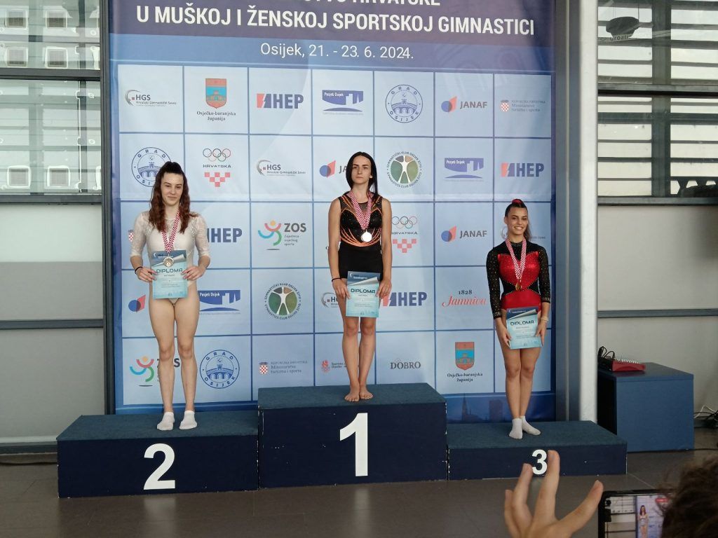 IMG 52189ae80bab43af999e8bdd10acab75 V