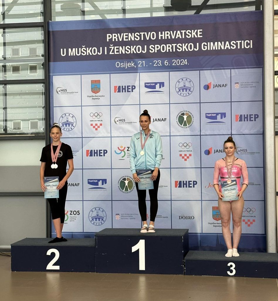 IMG f1d689e1abd7c0a63dc01a5f8782eb40 V