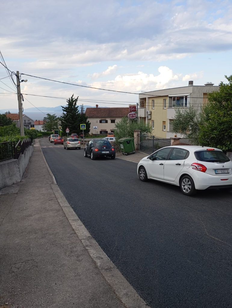 Radovi na asfaltiranju prometnica na Gornjem Zametu 1