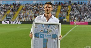 VIDEO Andrej Kramarić bivši napadač bijelih ove je nedjelje svratio u Rijeku Teško je opisati emocije koje sam osjetio na Rujevici 2400x1524 c