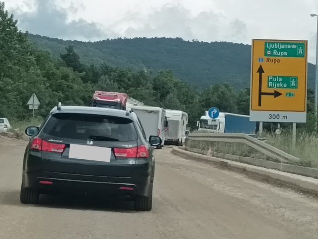 pasjak makadam