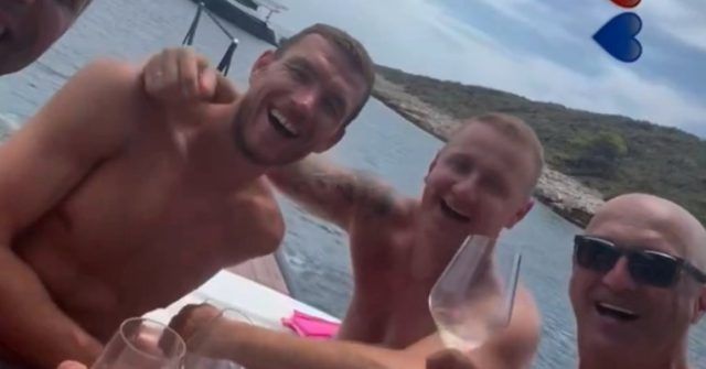 27fec434 4cd6 4b88 85e2 5ca8a8bf5885