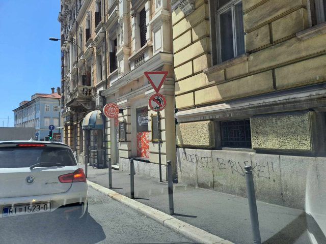 8d408f96 7c75 400d becd ec991aebf58b