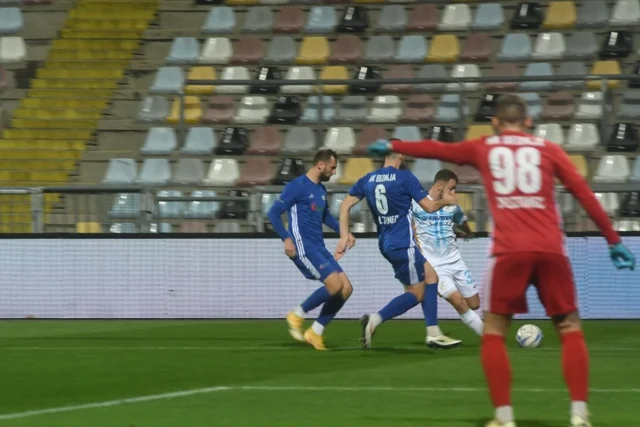 DSC 4860 (Custom).v1