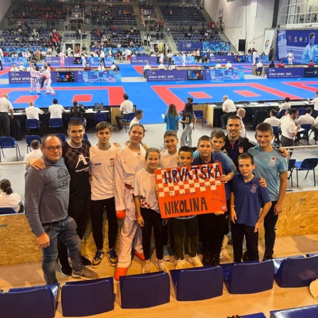 ab472b4c 4907 43ac 9be1 351f51c8c523