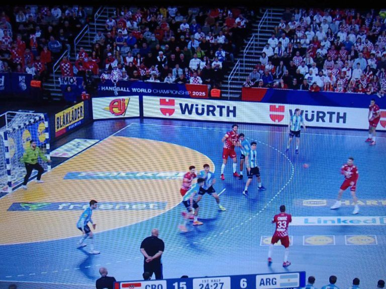 Duvnjak u suzama napustio teren