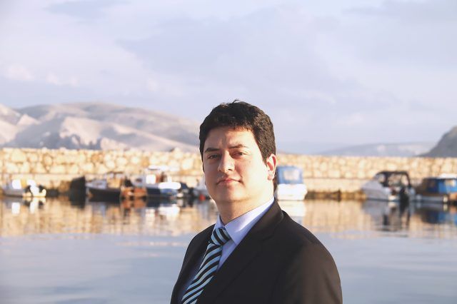 loris rak (1) loris rak (1)