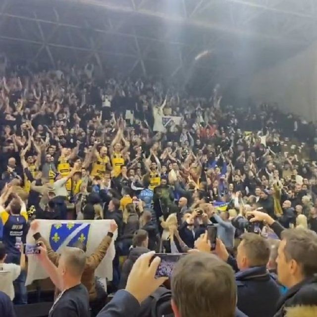 baab745b 7d2e 4073 bb94 3d96695d42be