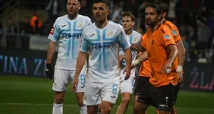 ezgif 270ce6baac2206.v1