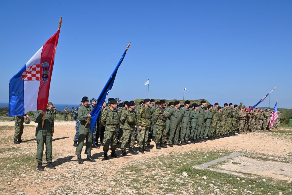 300 pripadnika hrvatske vojske i partnerskih oruanih snaga pokazalo profesionalizam na vjebi tit 25 54445181143 o