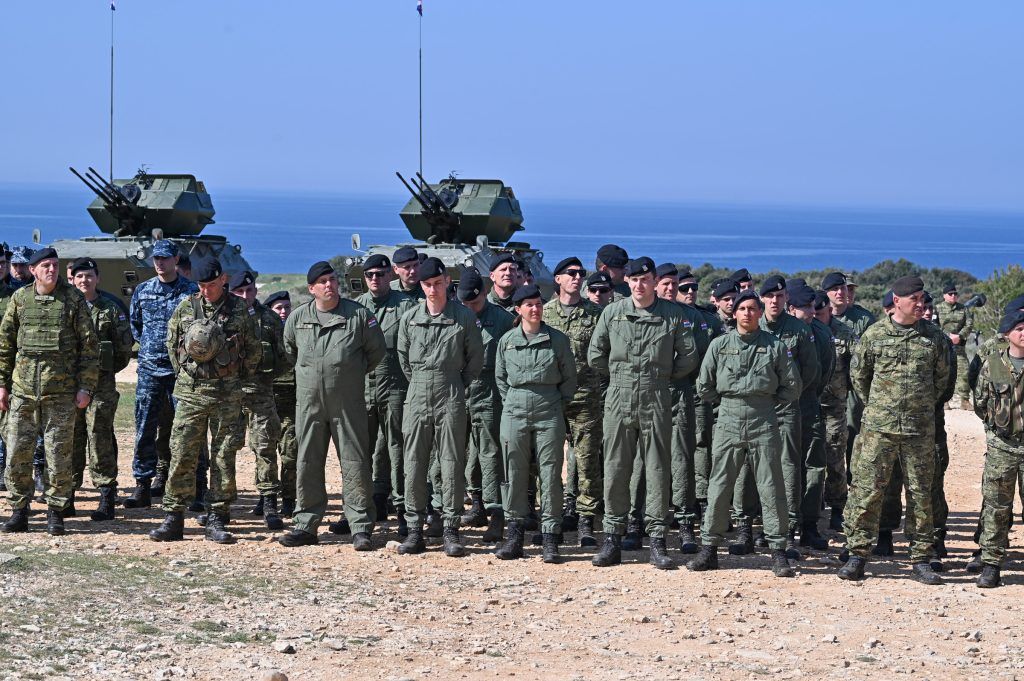 300 pripadnika hrvatske vojske i partnerskih oruanih snaga pokazalo profesionalizam na vjebi tit 25 54445309085 o