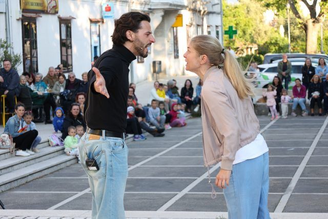 Deni Sanković i Ana Vilenica, odlomak predstave Nigdje, niotkuda