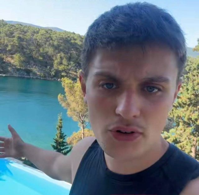 845f5517 e67a 489d 8821 afe6584bc7fa