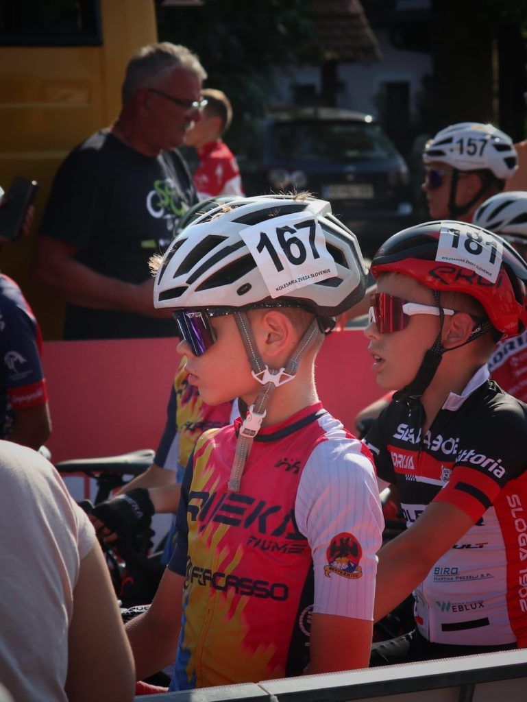 170d2fbc d9ca 4982 a407 14142fabc8ea