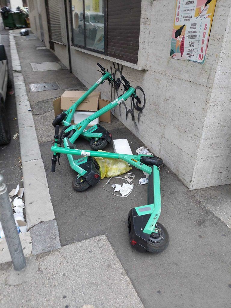 Bolt uništeni e romobili u Rijeci