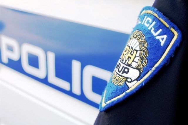 policija natpis policija natpis