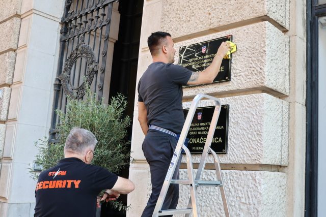 Postavljena ploca Gradonacelnica 11