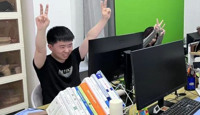 e393d998 d0c7 416c bd90 538586e1283a