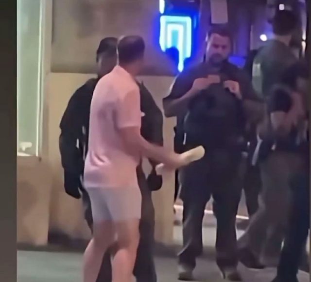 e9f32946 b3b8 4608 aab8 8da31ebb62bd