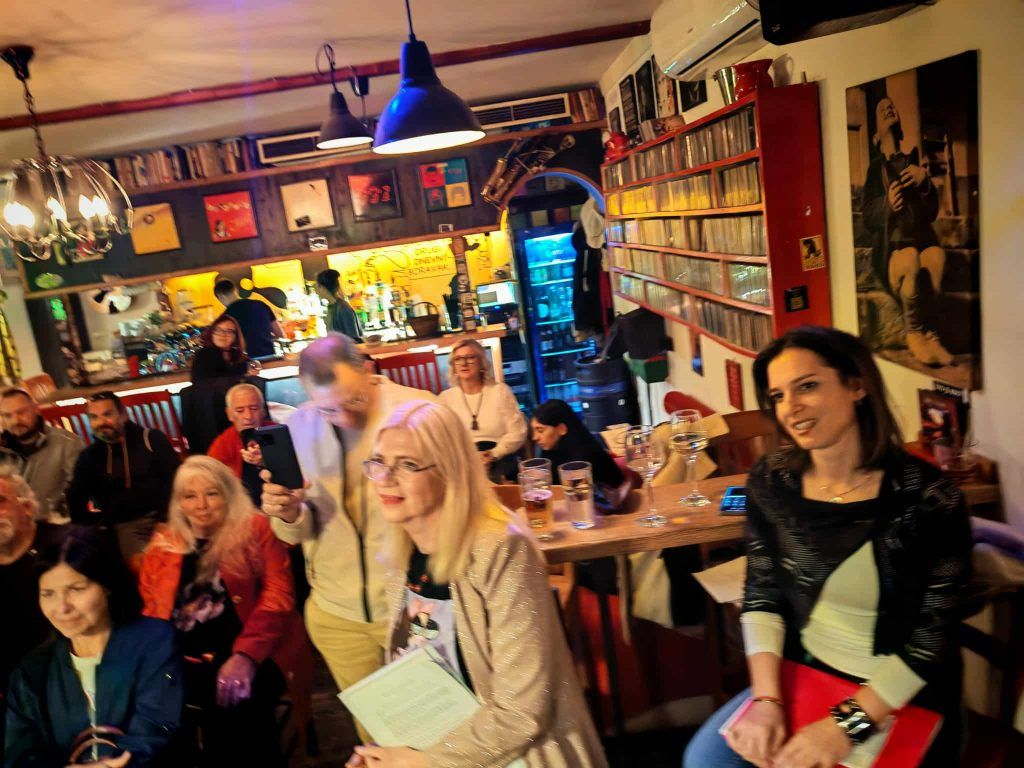 5d2d77e3 6323 4c08 b2d8 0bbefa900c7a