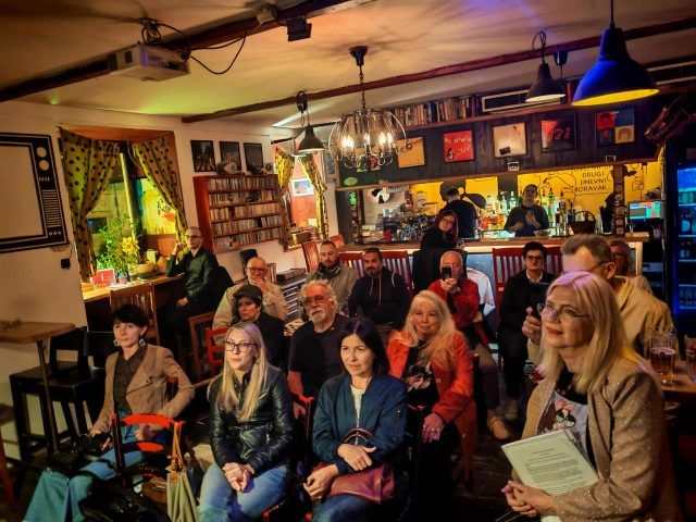 89ee8eac 632a 40a5 b526 8de496d88da4