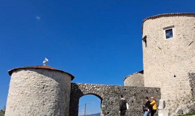 Kaštel Grobnik Foto Po Istri i Kvarneru YT Kaštel Grobnik Foto Po Istri i Kvarneru YT