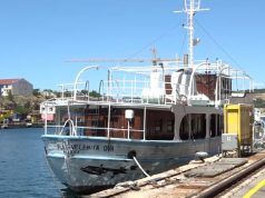 Kraj školskog broda: Vila Velebita II ide u rezalište Video screenshot Kanal Ri