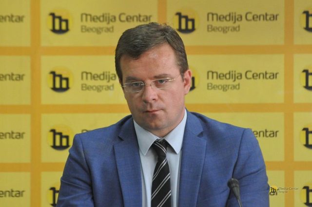 ezgif 69fd26a5bfaba010