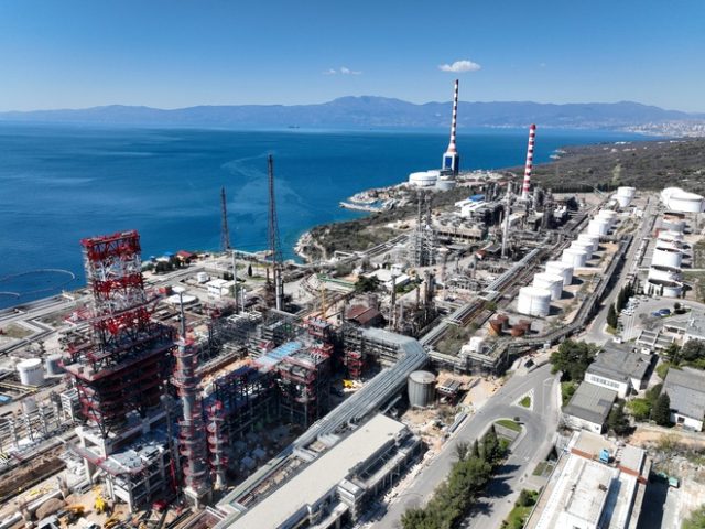 Rafinerija nafte Rijeka (1)
