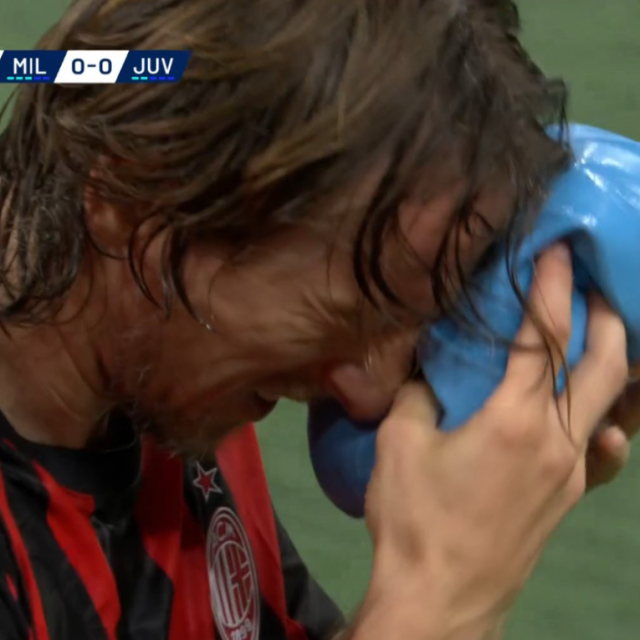 Luka Modrić s ledom nakon udarca u glavu