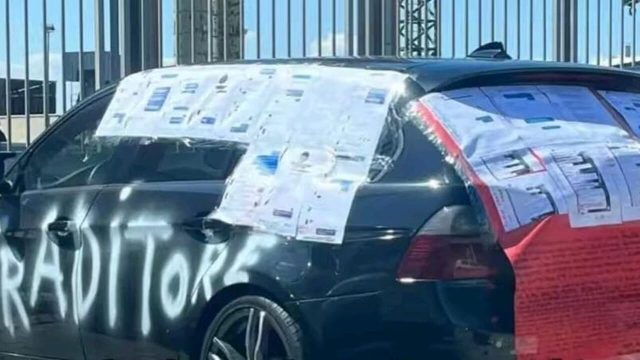 Auto imbrattata tradimento Altamura 2