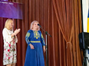 Glazbeni mozaik na Trsatu u Rijeci, nastup izvođačica na pozornici uz ukrajinsku zastavu i publiku