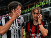 Luka Modrić i Manuel Locatelli drže se za lice nakon sudara glavama tijekom utakmice, vidno potreseni na terenu.