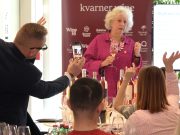 Elizabeth in action (1)