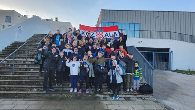 IMG bb05b39a18af4cd72724a171356d051f V