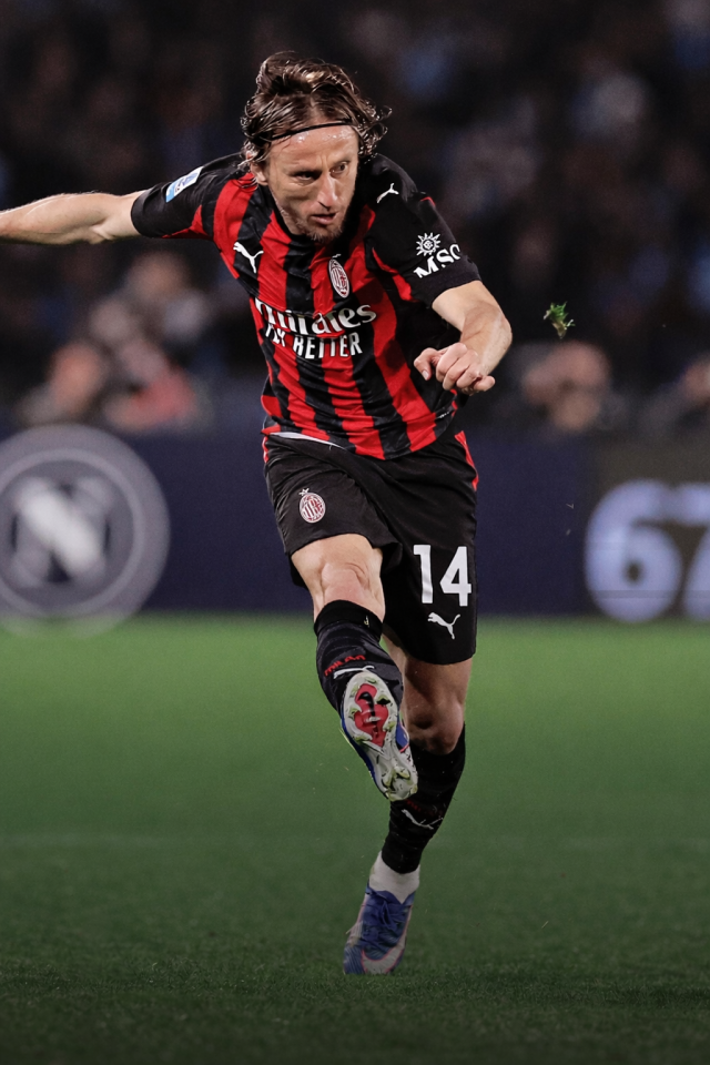 Modrić u akciji protiv Napolija (1)