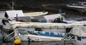 Ekološka bomba u centru Rijeke: 400 plovila, potopljene barke i spor oko Mrtvog kanala Napuštena plovila u mirnoj luci