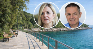 Obal grada uz obalu mora