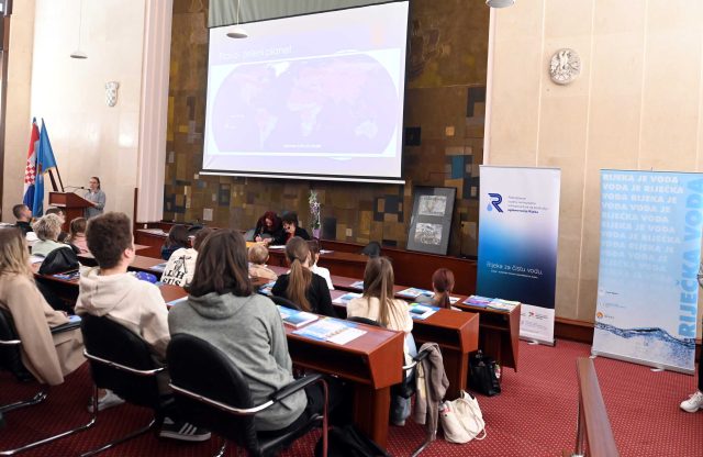 Riječki osnovnoškolci upoznaju projekt Poboljšanje vodno komunalne infrastrukture na području aglomeracije Rijeka (4)