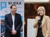 Gradonačelnica govori na događaju dok uz nju stoji direktor TZ, ilustracija uz vijest o blokadi izbora direktora Turističke zajednice Rijeke.