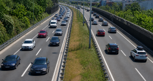 Gužva i kolona vozila na autocesti u smjeru mora, pojačan promet na Praznik rada
